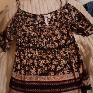 ALYA BLACK FLORAL PRINT top SIZE small